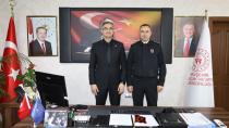 Jandarma Albay Hüseyin Fırat, Gençlik ve Spor İl Müdürü Mustafa Hakan Keskin’i ziyaret etti.